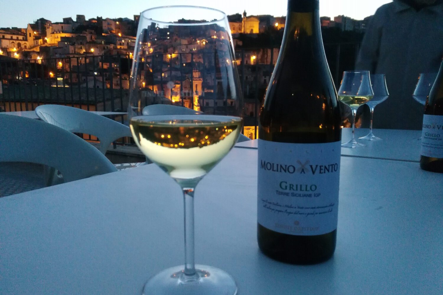Wine as aperitivo in Sicily