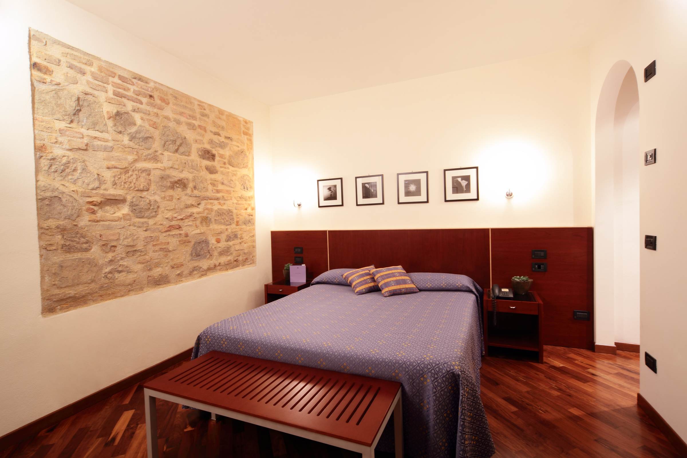 La corte di bettona room