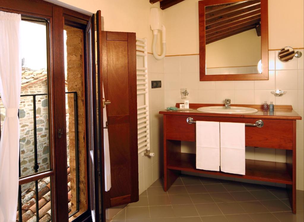 La corte di bettona bathroom