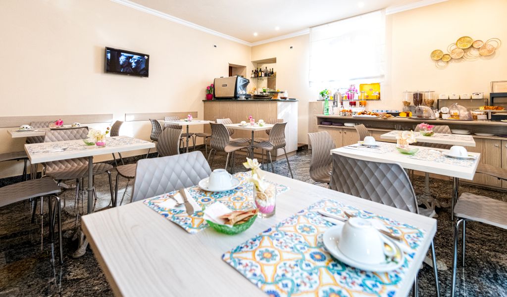 breakfast room hotel corso