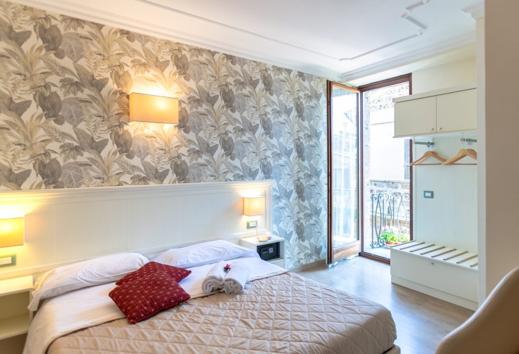 hotel corso room with balcony