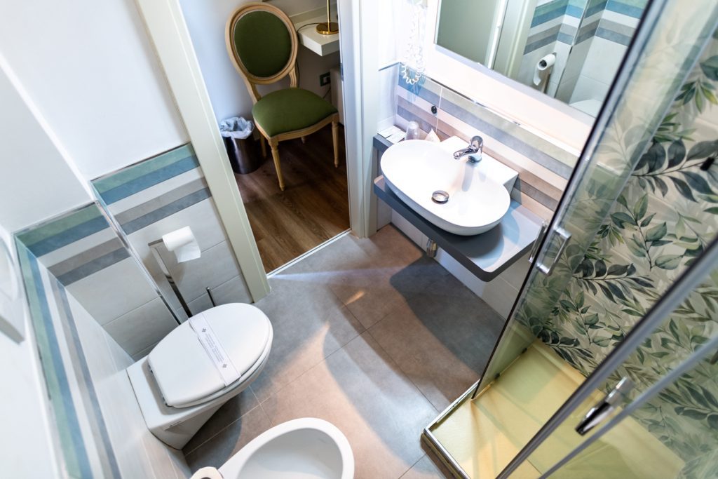 hotel corso bathroom