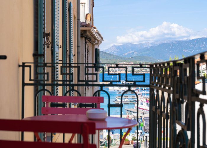 Hotel-Pozzo-di-Borgo-balcony
